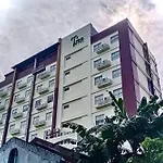 Tree Hotel Makassar
